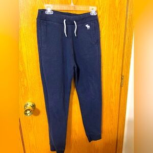 Great shape! Abercrombie sweatpants for girl or boy! Size 15-16